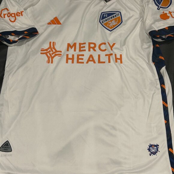 Adidas FC Cincinnati White and Blue Jersey - Picture 4 of 5